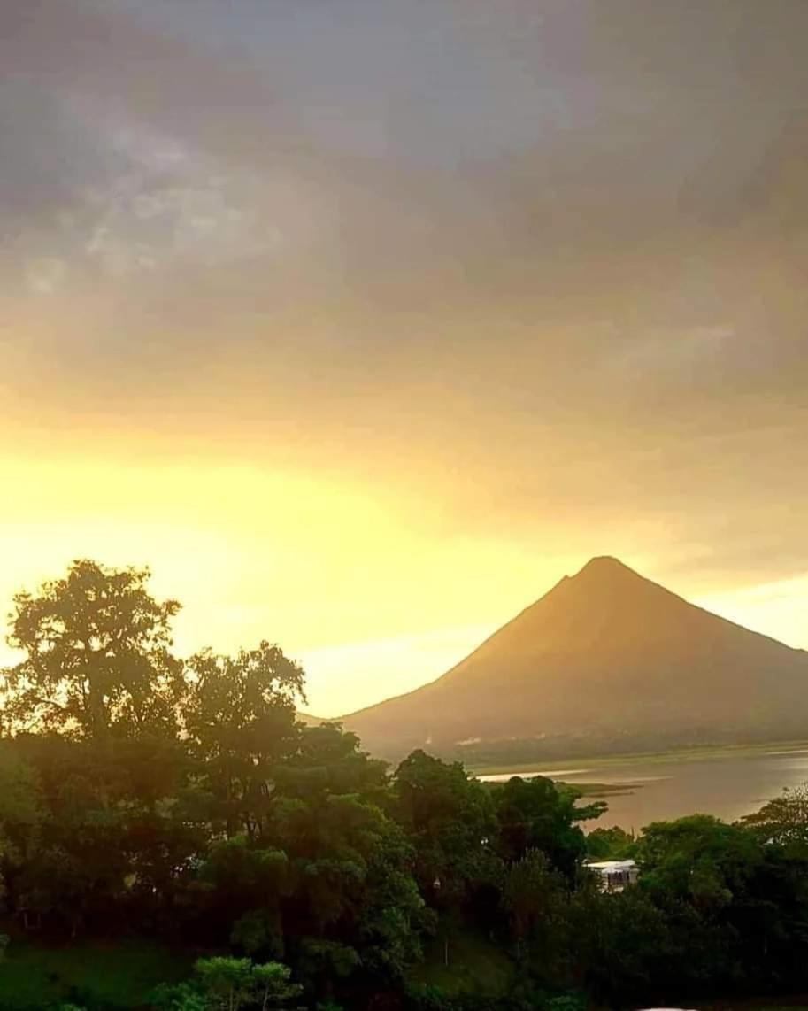 Sunset Inn La Fortuna ภายนอก รูปภาพ