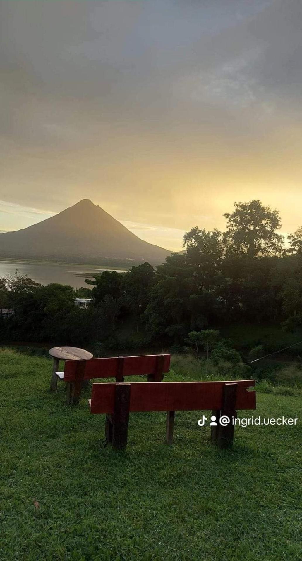 Sunset Inn La Fortuna ภายนอก รูปภาพ